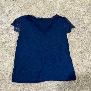 3/$20 🛍️ Women’s Navy Blue Short Sleeve Size S